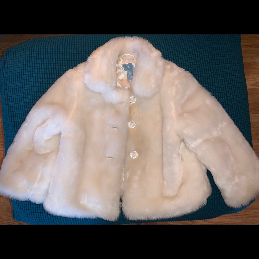 🥳Host Pick 🌺Girls Baby Gap Fur Jacket Size 5Y